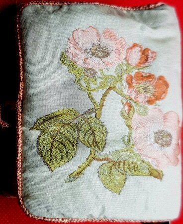 J & J Cash sewing kit with pink flowers